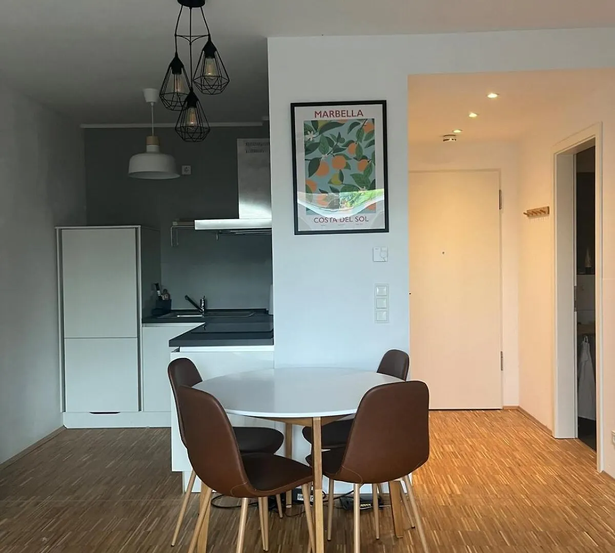 Daire Cozy Modern Home In Cologne Suelz Almanya